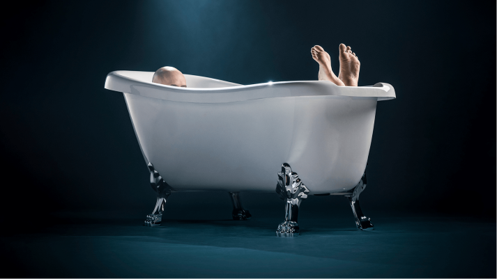 Philippe Geubels gaat in bad en jij kan er last minute bij kruipen 🧼